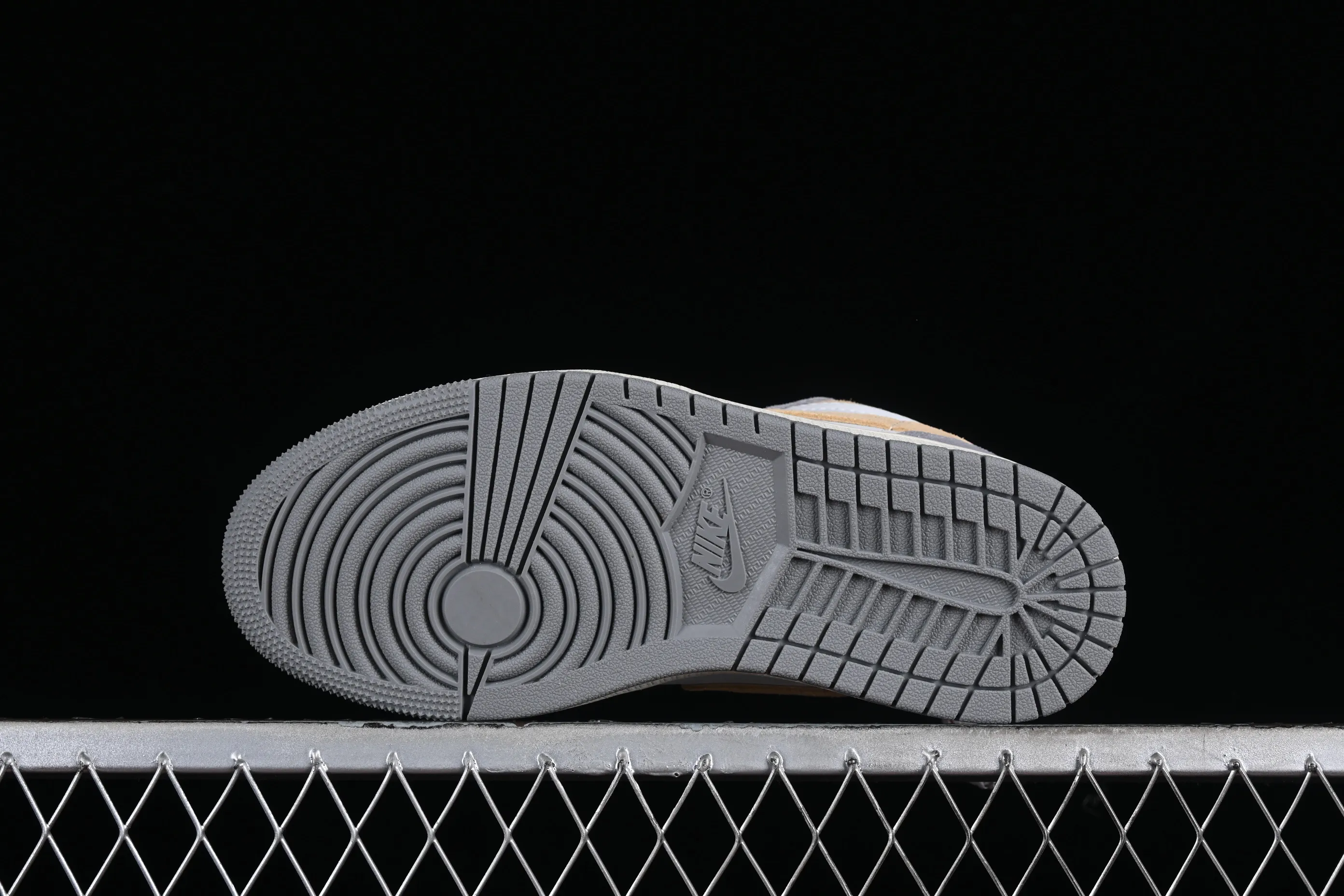 All categories Air Jordan Jordan series basketball shoes Air Jordan 1 Low Z version Air Jordan 1 Low AJ1 Joe 1 gray brown low-top cultural basketball shoes DC0774-189